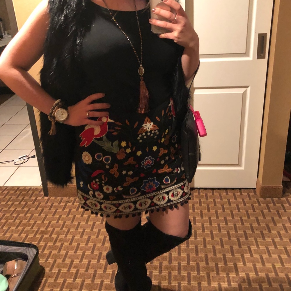 Black embroidered skirt with lining